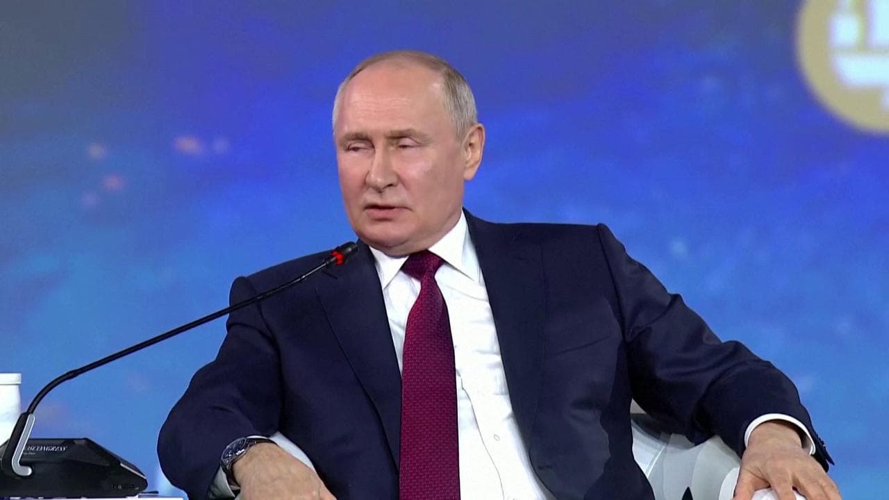 Putin chiede un minuto di silenzio in memoria di Berlusconi: "Fatto tanto per relazioni Russia-Nato"