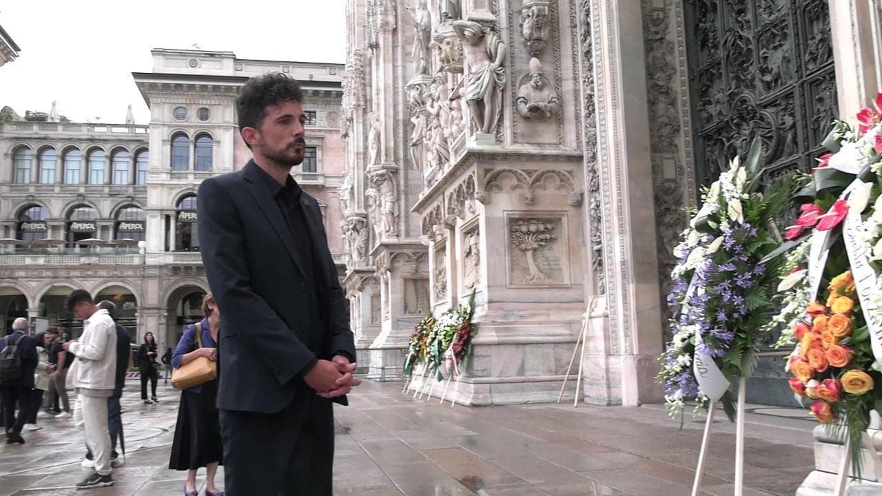 Funerali Berlusconi, il primo ad arrivare è il 'fedelissimo' pugliese: "Tramanderemo ai nostri figli la sua opera"
