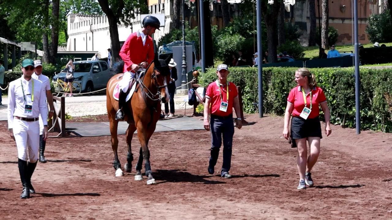 Piazza di Siena, dentro il campo della Coppa delle Nazioni: il punto di vista di cavallo e cavaliere