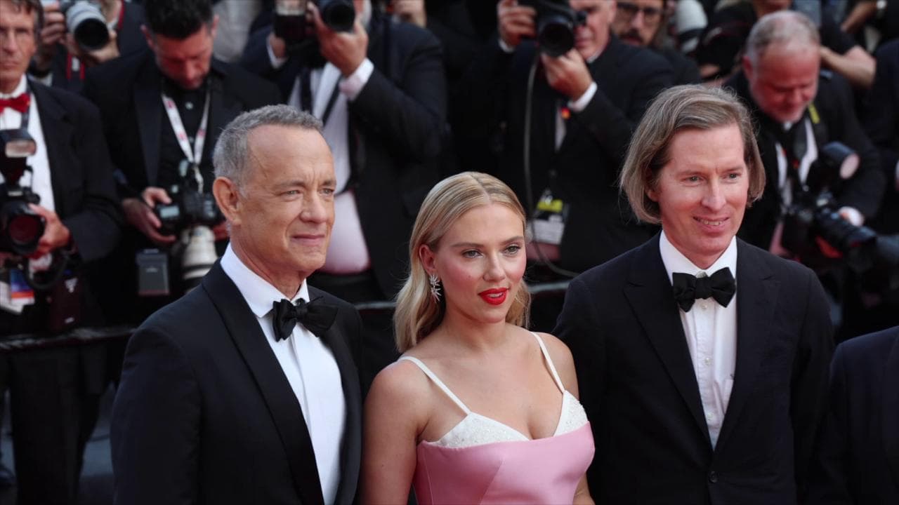 Scarlett Johansson e il cast di Wes Anderson sul red carpet di Cannes