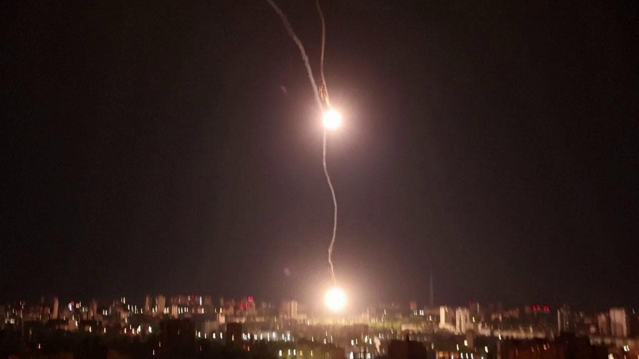 Ucraina, le autorità militari di Kiev: "Attacco eccezionalmente intenso nella notte"