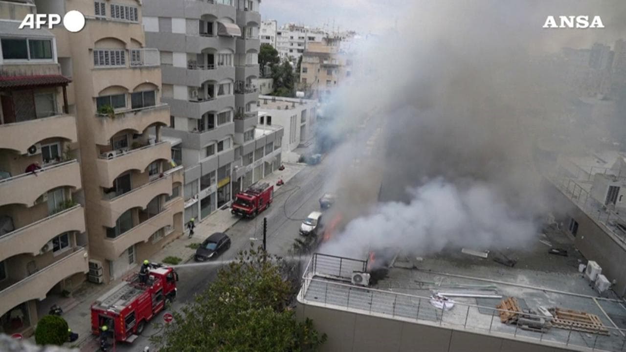 Cipro, in fiamme l'istituto di cultura russo a Nicosia