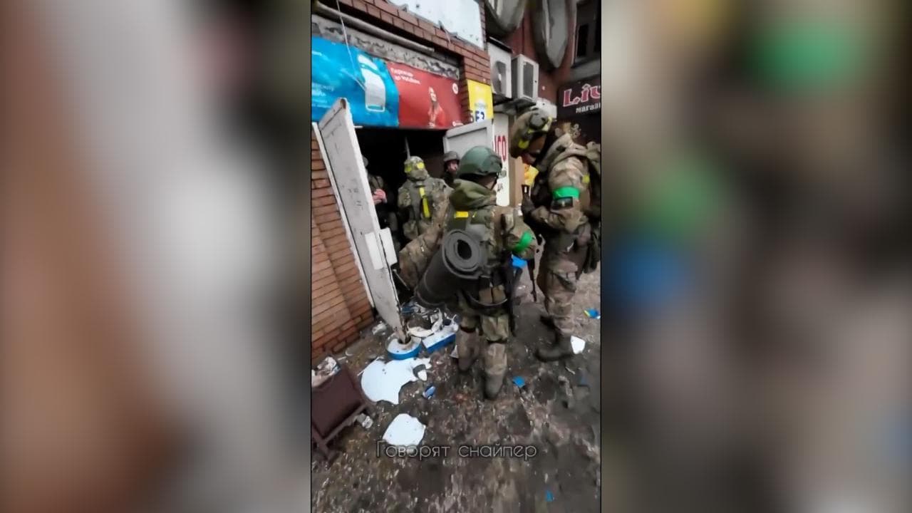 Continuano i combattimenti a Bakhmut: i soldati ucraini si preparano all'attacco