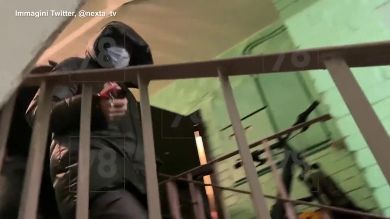 Attentato di San Pietroburgo, la polizia nell'appartamento della presunta attentatrice