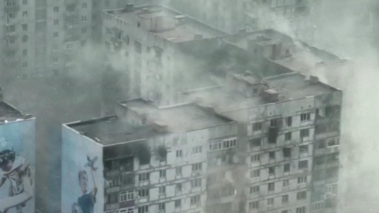 Ucraina, Bakhmut tra rovine e soldati in trincea: il drone mostra come appare il fronte della guerra