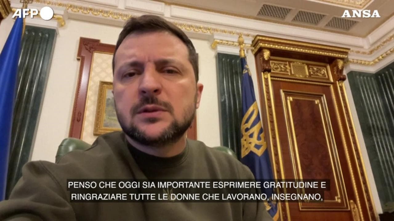 8 marzo, Zelensky: "Grazie a tutte le donne che combattono per l'Ucraina"