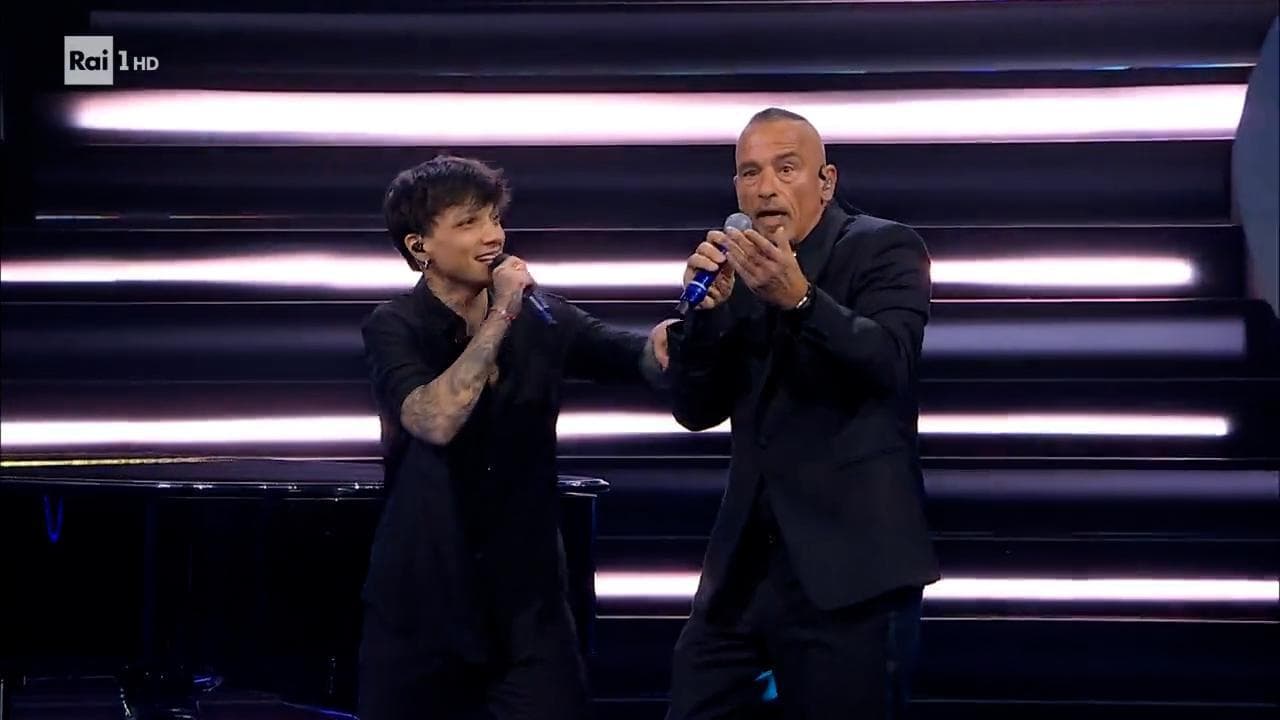 Sanremo 2023, il panico di Ramazzotti che non ricorda le parole della sua canzone