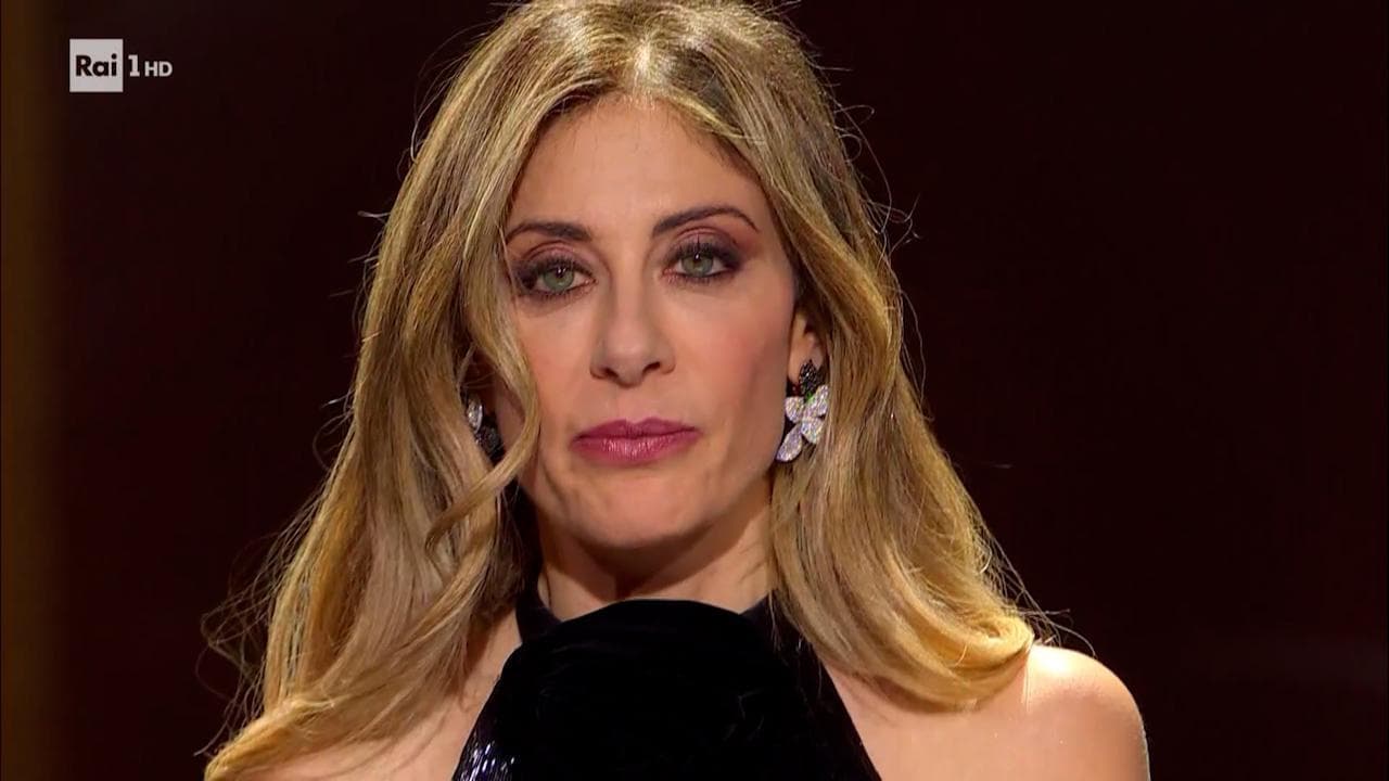 Fagnani, a Sanremo monologo sulle carceri: "Non sono animali". E attacca Gratteri senza citarlo