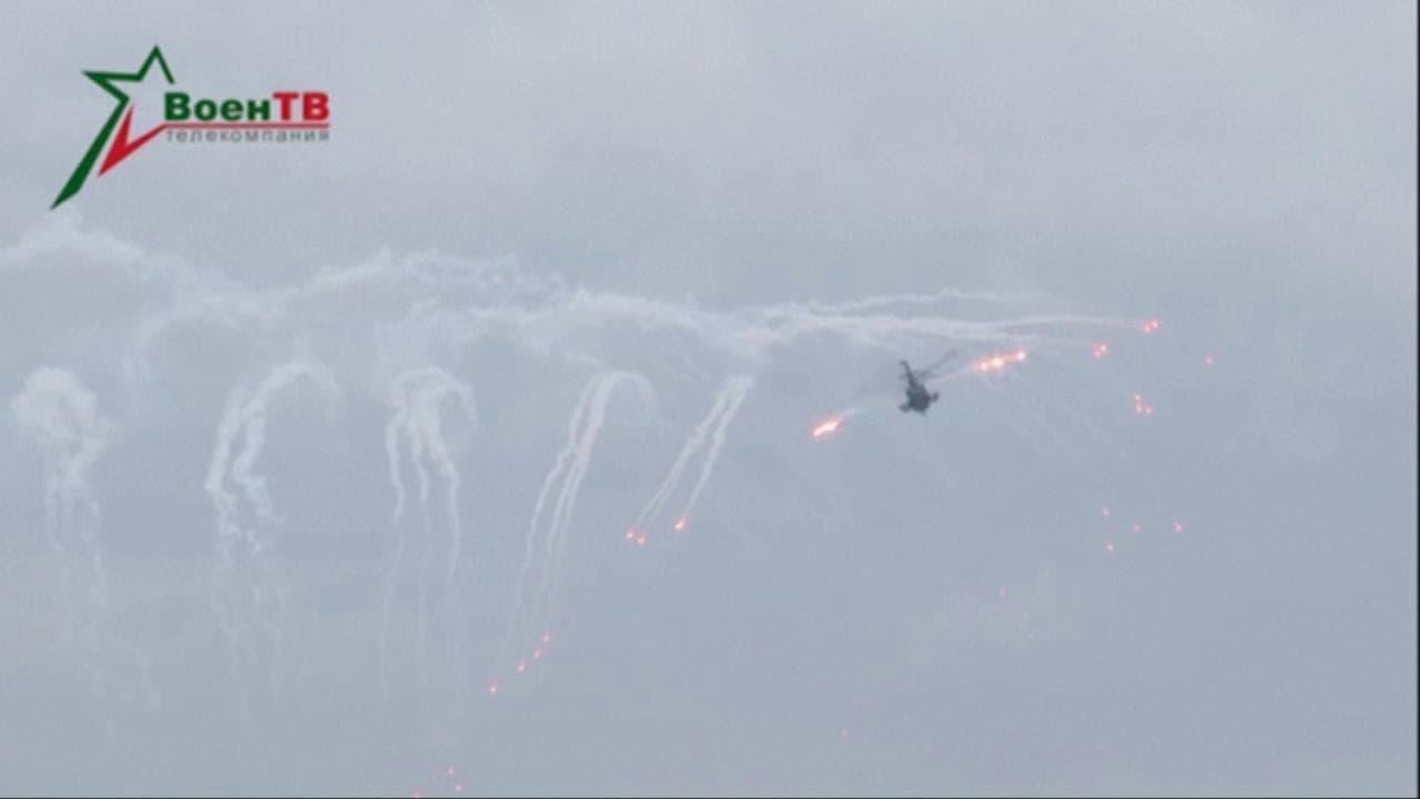 I giochi di guerra di Russia e Bielorussia con caccia e bombardieri: "Sono di natura difensiva"