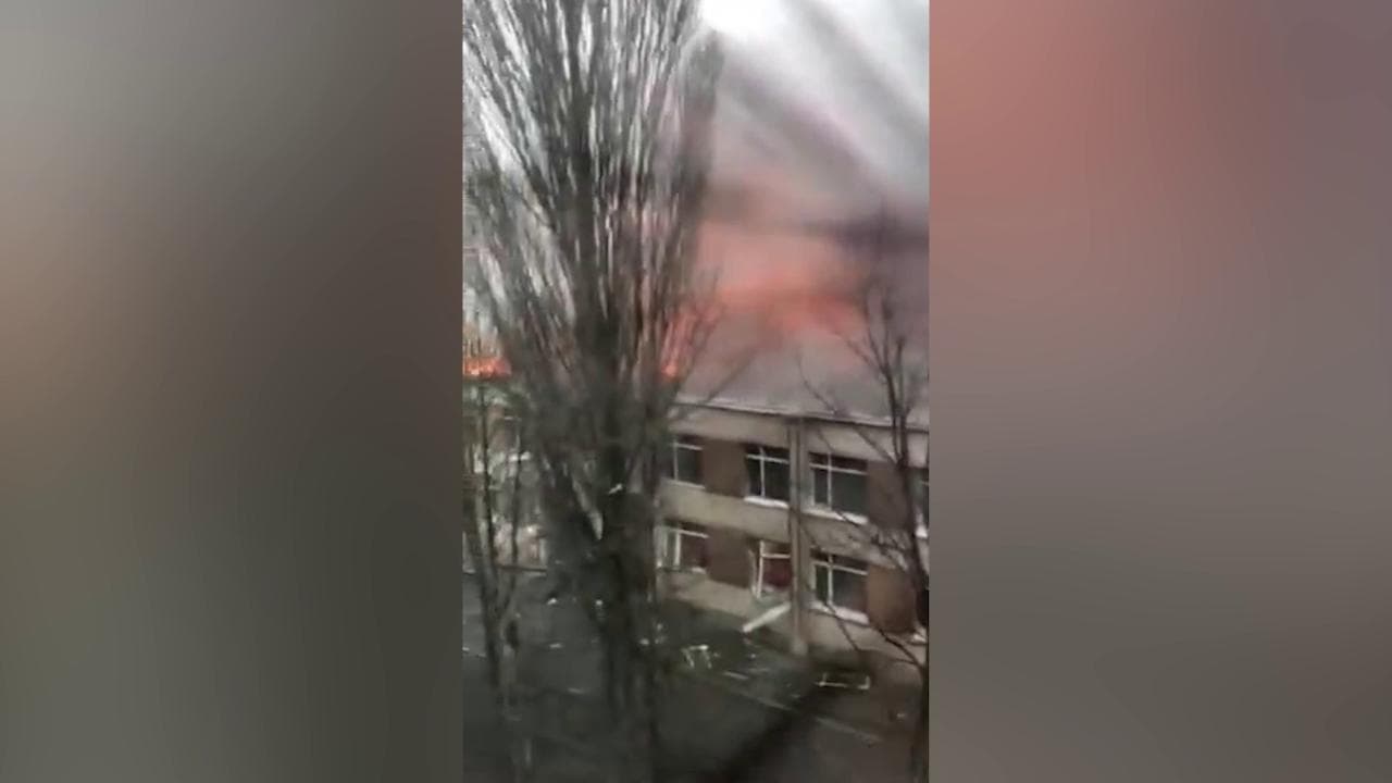 Ucraina, elicottero si schianta vicino a un asilo: 16 morti tra cui il ministro dell'Interno