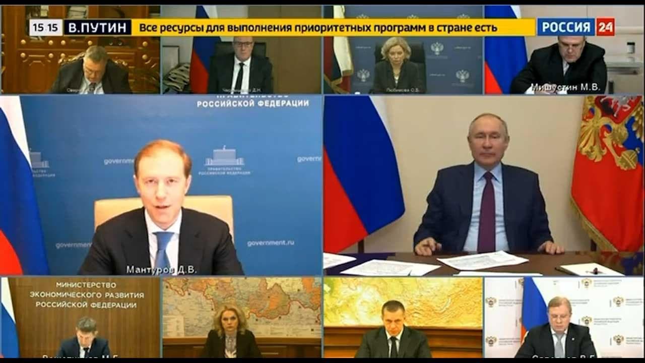 Putin umilia in diretta tv il ministro dell'Industria Manturov: "Non ci sono i contratti, fai finta di non capire?"