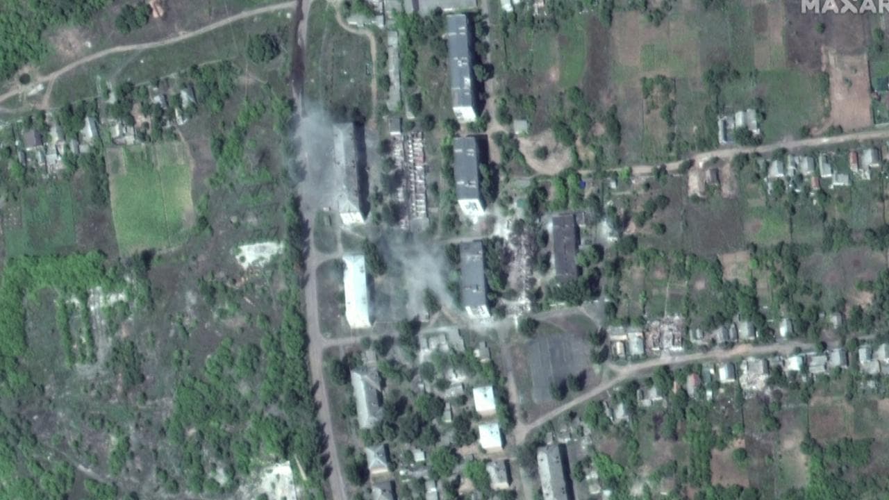 Bakhmut e Soledar rase al suolo: immagini satellitari di agosto 2022 e oggi mostrano la distruzione