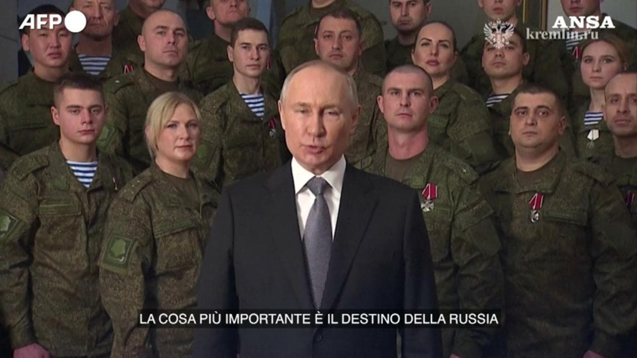 Putin: "Usano l'Ucraina per dividere la Russia, ma la correttezza morale e storica è dalla nostra parte"
