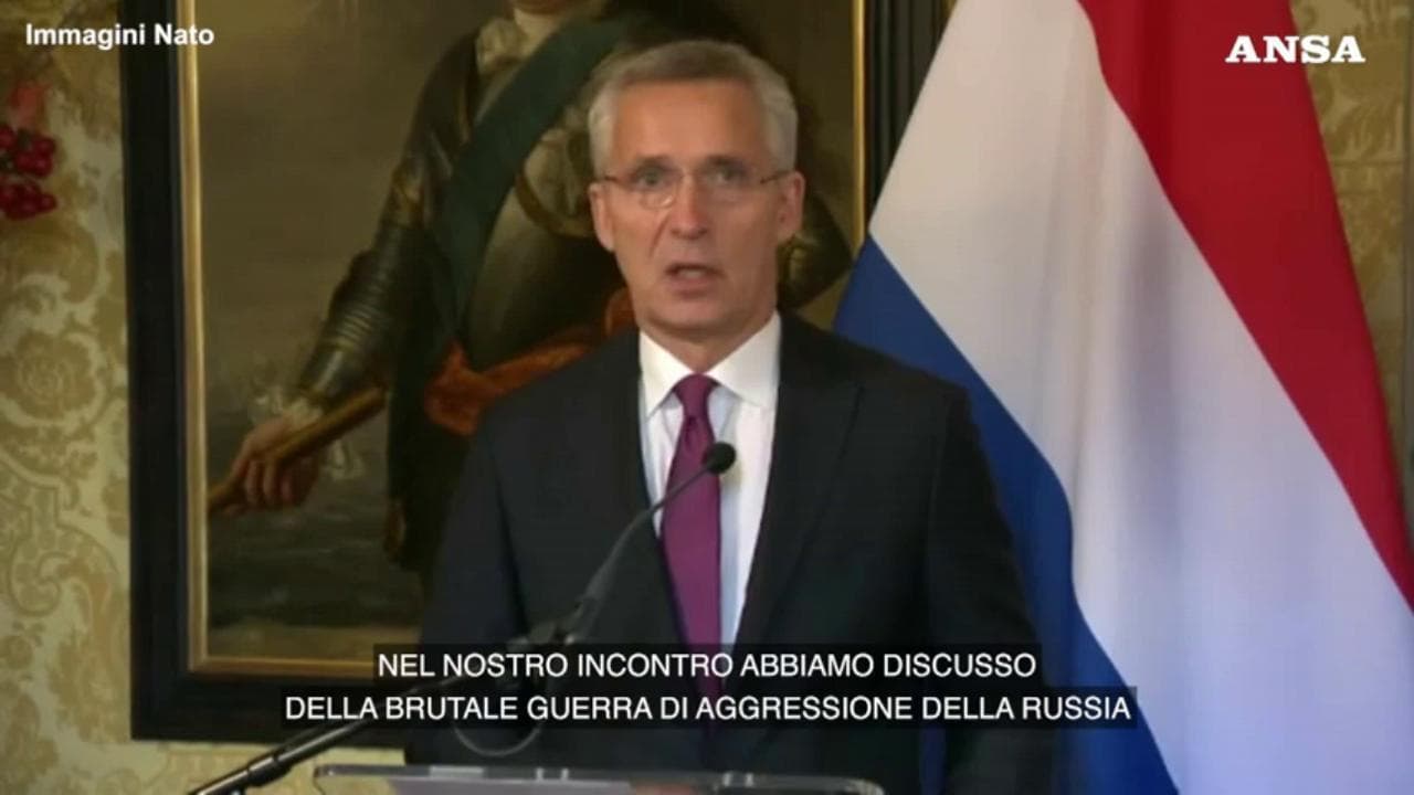 Stoltenberg: "Bene il ritiro russo da Kherson, ma i prossimi saranno mesi difficili per l'Ucraina"