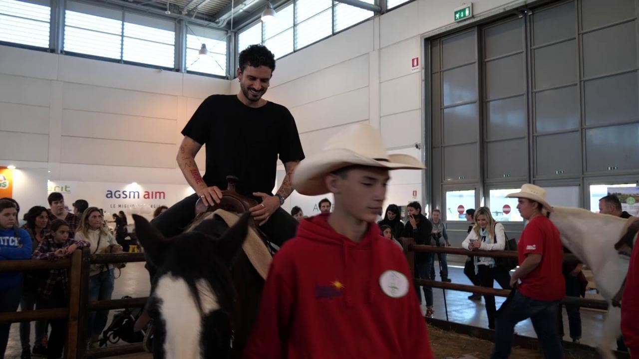 Fieracavalli Verona 2022, il food mentor Marco Bianchi al battesimo della sella: "È più difficile cucinare"