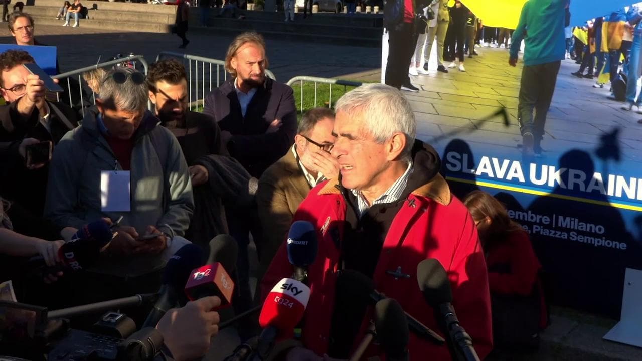 Manifestazione a Milano per l'Ucraina, Casini: "Non c'è pace senza verità"