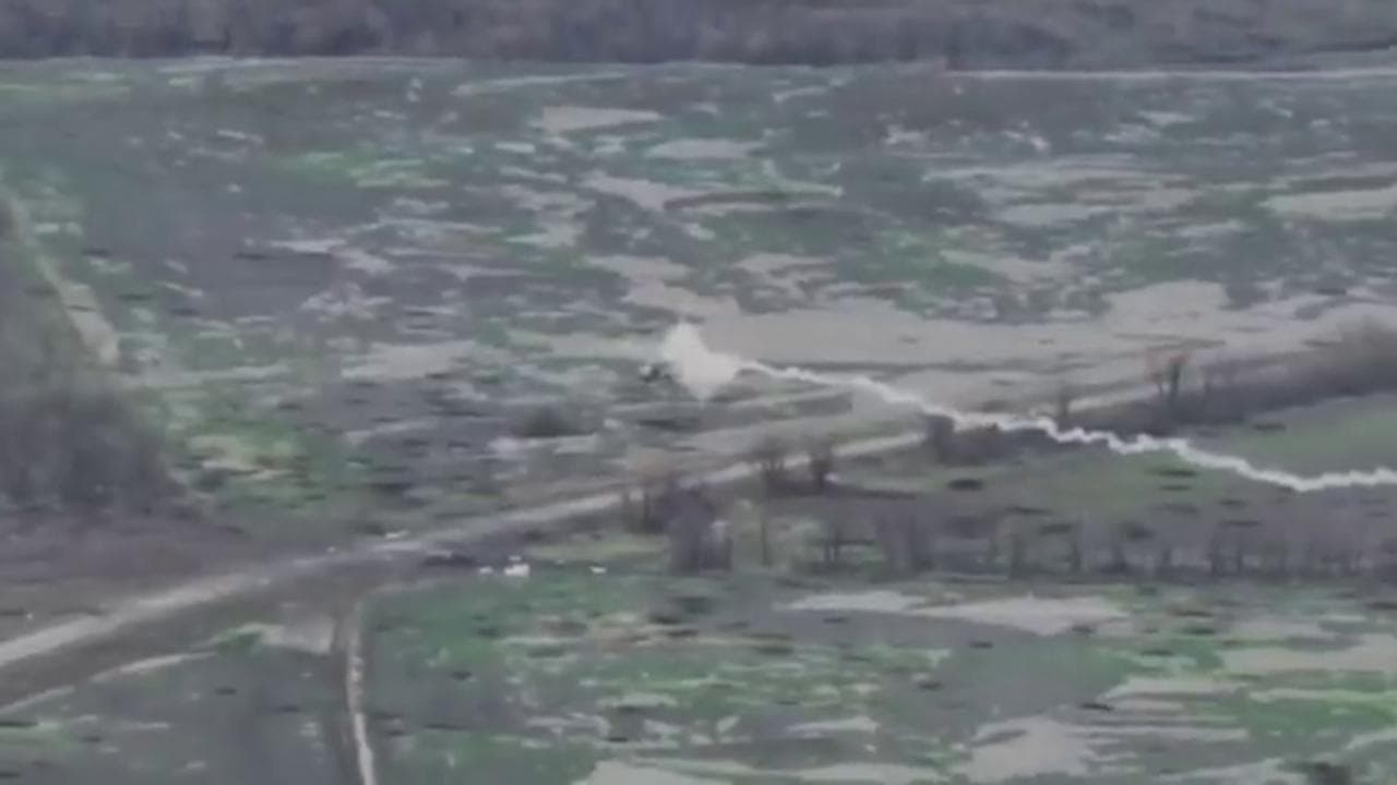 L'elicottero a bassa quota distrutto da un missile terra-aria