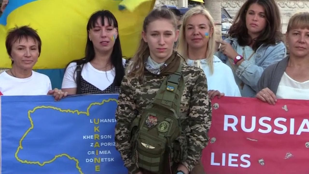 Giulia Schiff a Roma racconta la guerra in Ucraina: "Armi italiane? Non ne ho viste"