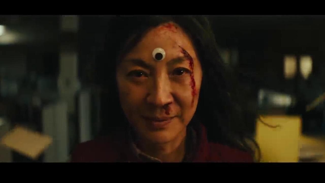 'Everything everywhere all at once' - Il trailer
