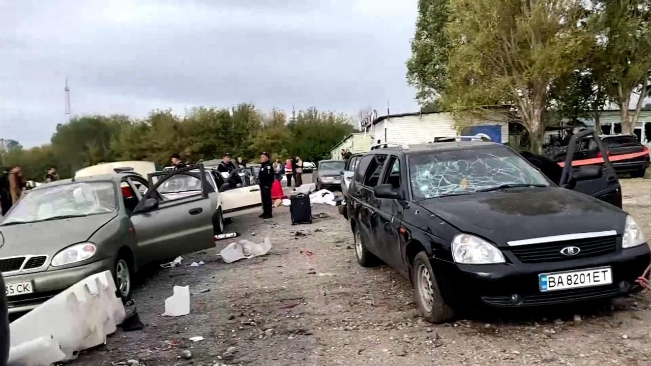 Zaporizhzhia, le immagini del massacro:un convoglio di civili ucraini in fuga attaccato dai russi