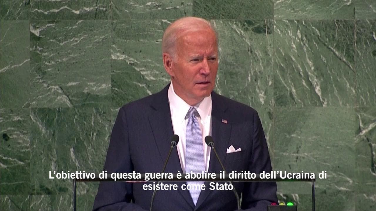 Biden: "Le azioni della Russia in Ucraina fanno gelare il sangue"