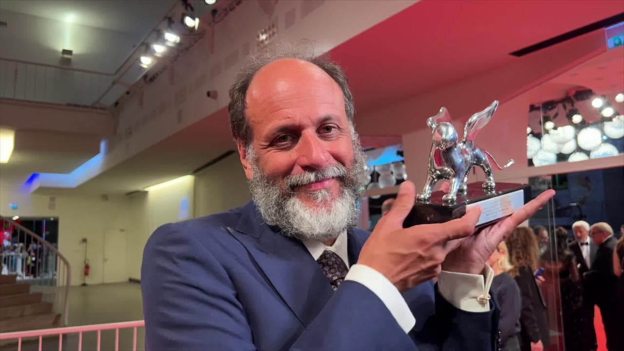 Guadagnino Leone d'argento a Venezia 79: "Una storia di persone ai margini che hanno bisogno d'amare"