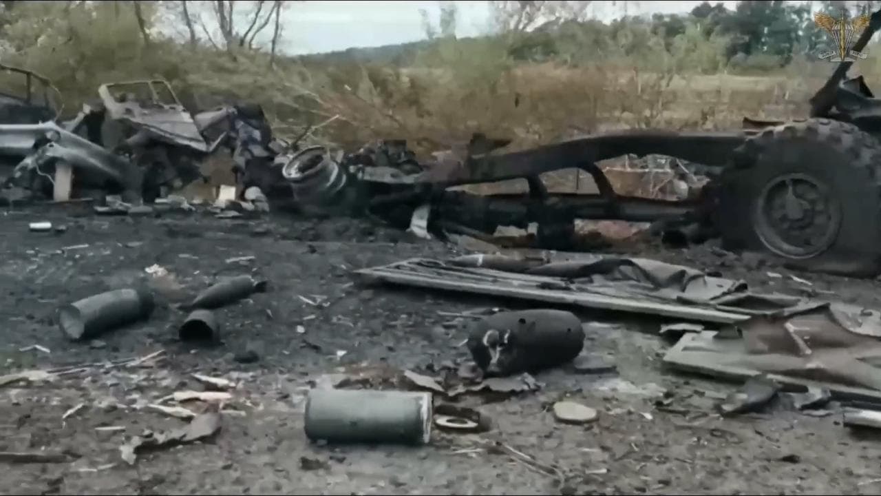 Kharkiv, i russi in fuga: l'esercito ucraino filma i tank abbandonati durante la ritirata