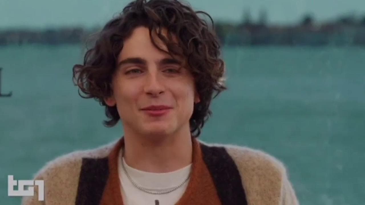 Venezia 79, Timothee Chalamet dice "Forza Roma, daje Roma" al Tg1