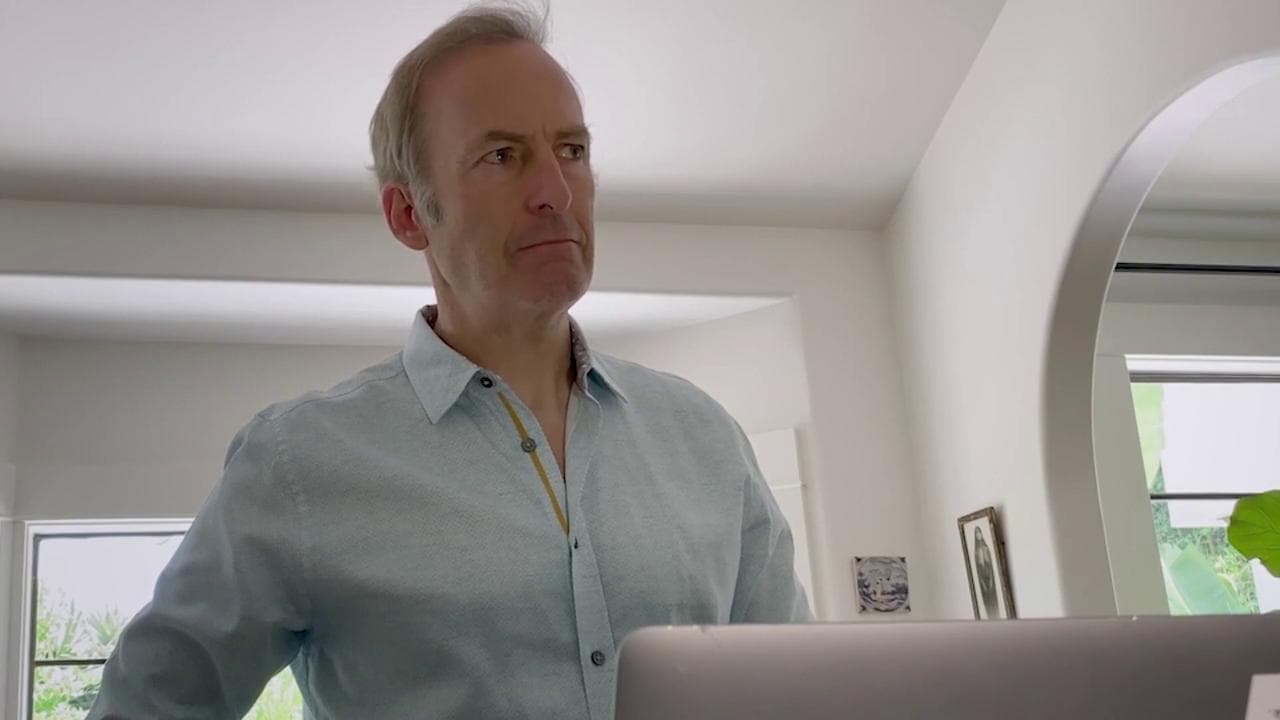 Venezia 79, 'Worlds apart - Mondi lontani' il nuovo film con Bob Odenkirk