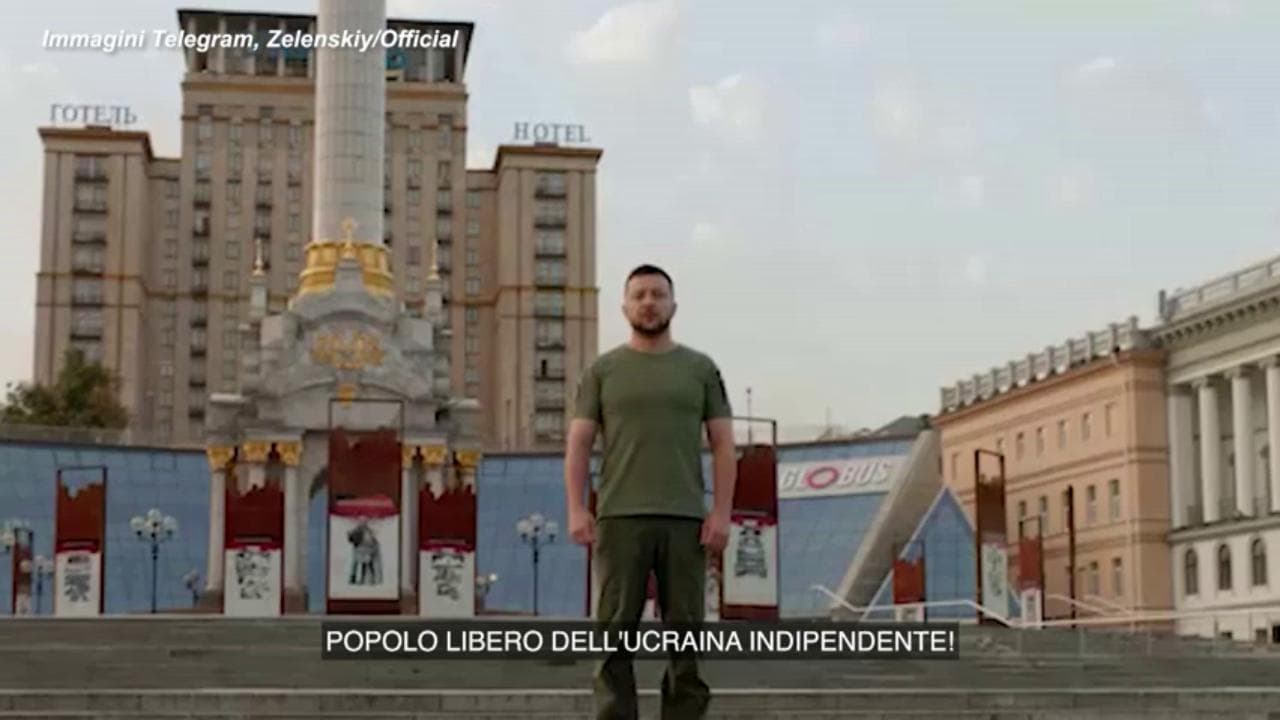 Zelensky nel Giorno dell'Indipendenza: "Ci batteremo fino alla fine, nessun compromesso"