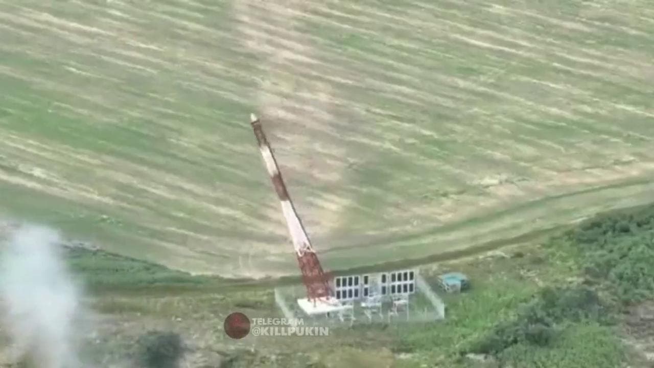 Il drone-kamikaze ucraino abbatte l'antenna spia in Russia