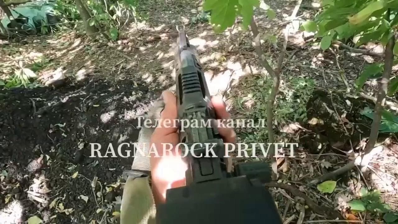 La squadra ucraina assalta la trincea russa