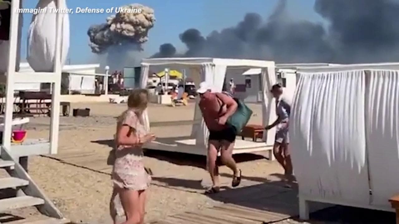 Kiev e il video ironico per i turisti russi in Crimea: "La crema solare non vi protegge dal fumo"