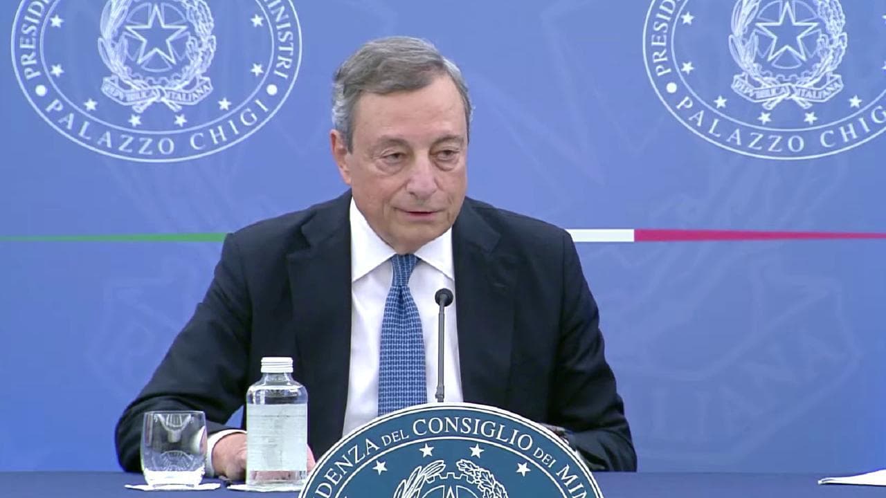 Draghi: "L'Italia cresce più di Francia e Germania, ma ci sono nuvole all'orizzonte"
