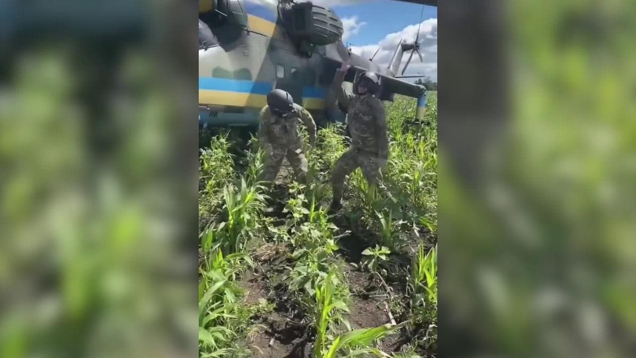 Il balletto dei piloti ucraini tra i girasoli