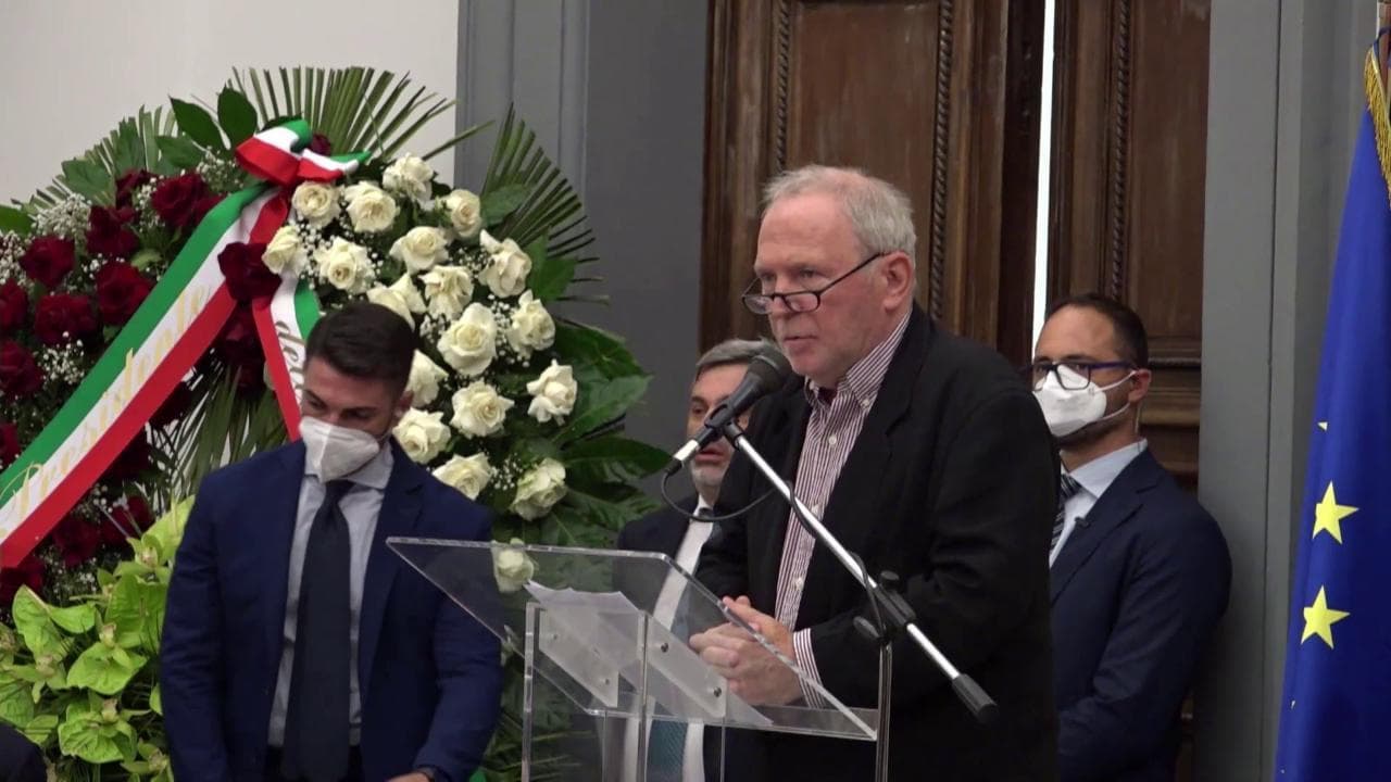 Addio a Scalfari, Bernard Guetta porta il saluto di Macron: ''La Francia ha perso un grande amico''