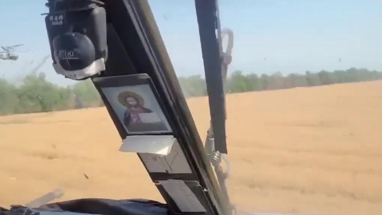 L'elicottero in battaglia con il Santo protettore