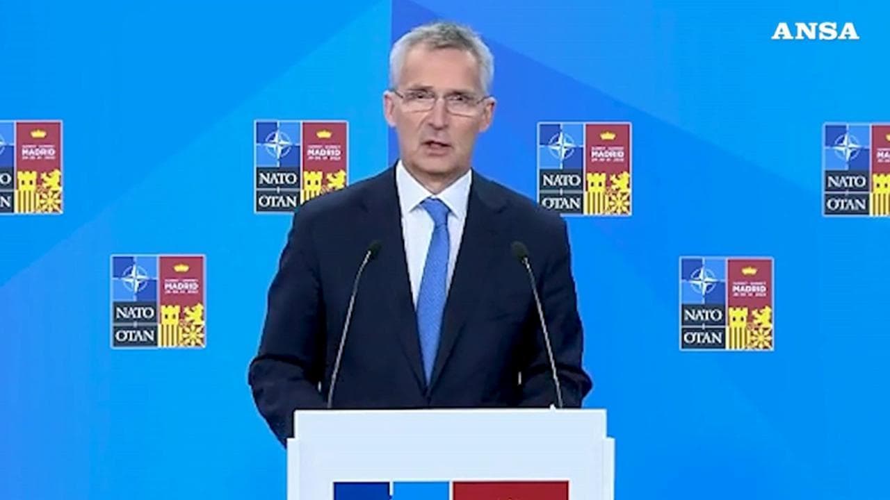 Stoltenberg: "L'Ucraina conti sulla Nato per tutto il tempo necessario"