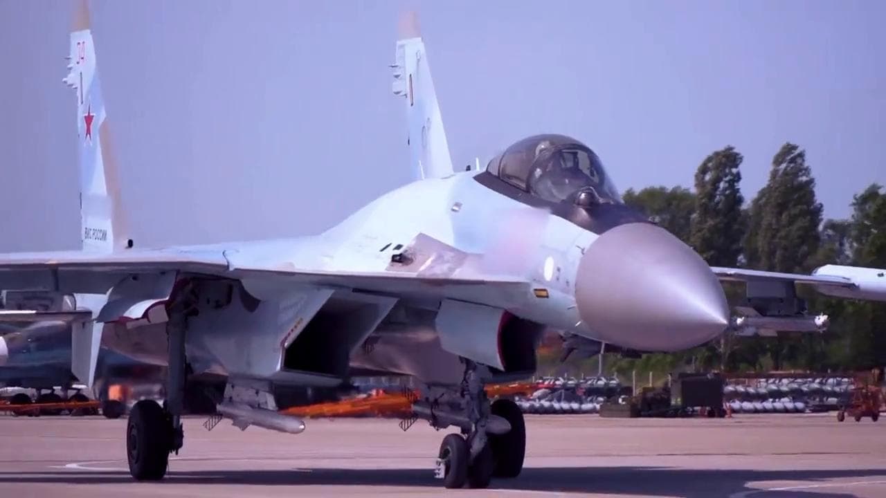 Il superjet russo a caccia di radar ucraini