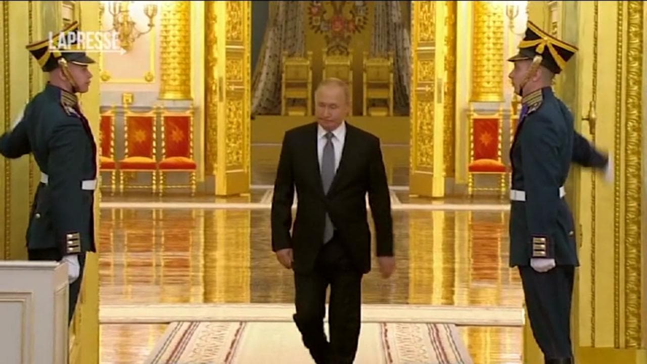 Russia, Putin: "Missile intercontinentale Sarmat operativo entro fine anno"