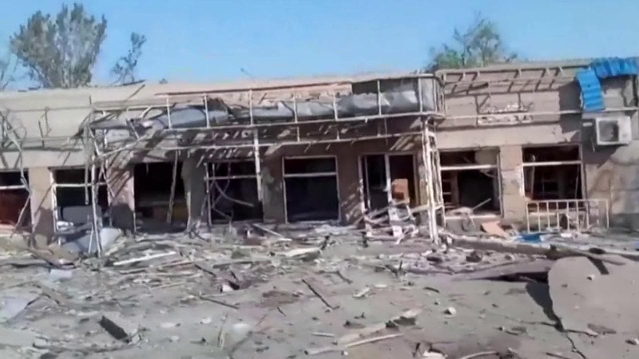 Severodonetsk: la distruzione degli edifici nella città assediata