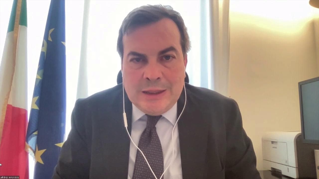 Amendola (sottosegretario agli Affari Europei): "Rinnovabili frenate dalla burocrazia"