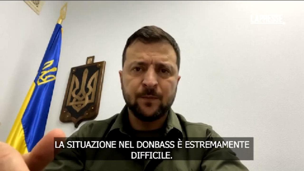 Ucraina, Zelensky: "La situazione nel Donbass è estremamente difficile"