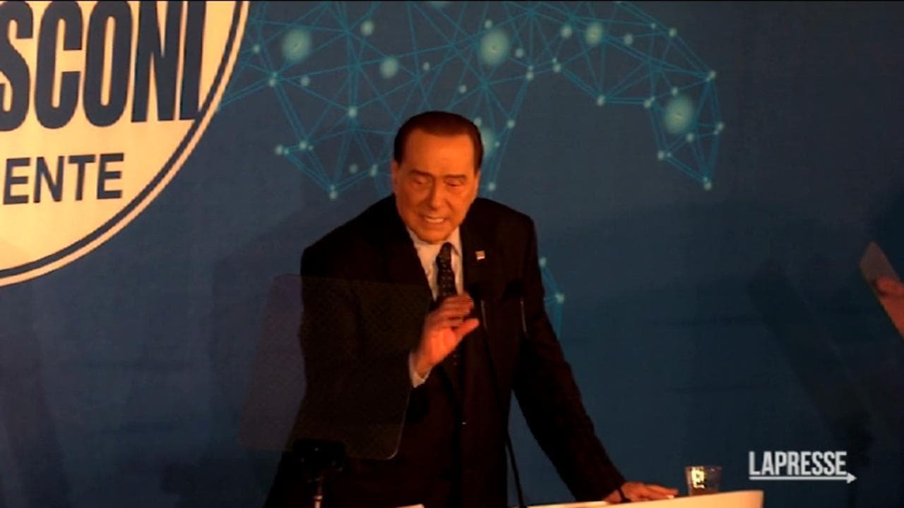 Berlusconi: "L'Ucraina è un paese aggredito, dobbiamo aiutarlo a difendersi"