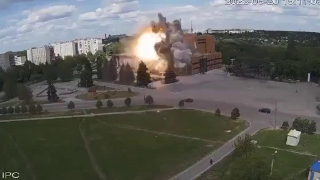 Un missile russo colpisce la "Casa della Cultura" a Lozova, nell'Oblast di Kharkiv