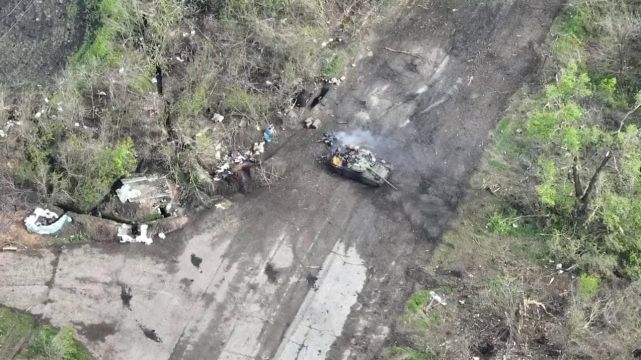 Uomo contro tank, la corrida nel bosco