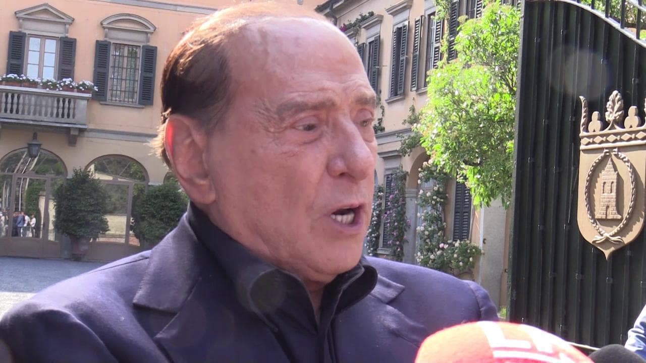 Ucraina, Berlusconi: "All'Europa serve politica estera ed esercito comune"