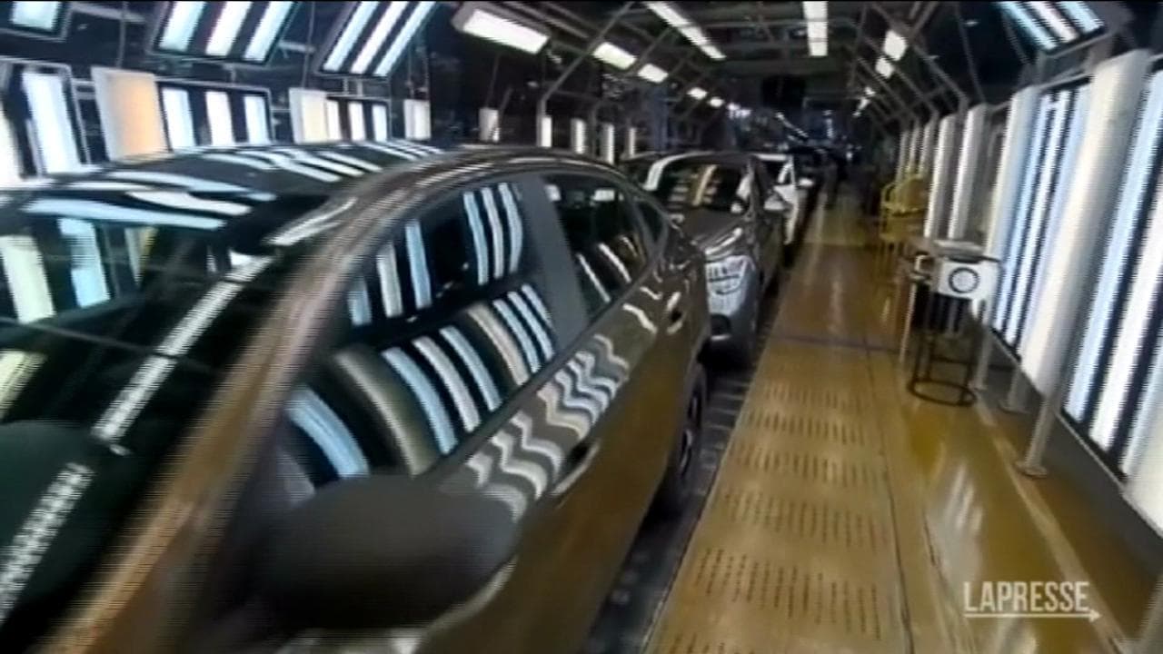 Le immagini della fabbrica Renault che passerà alla Russia