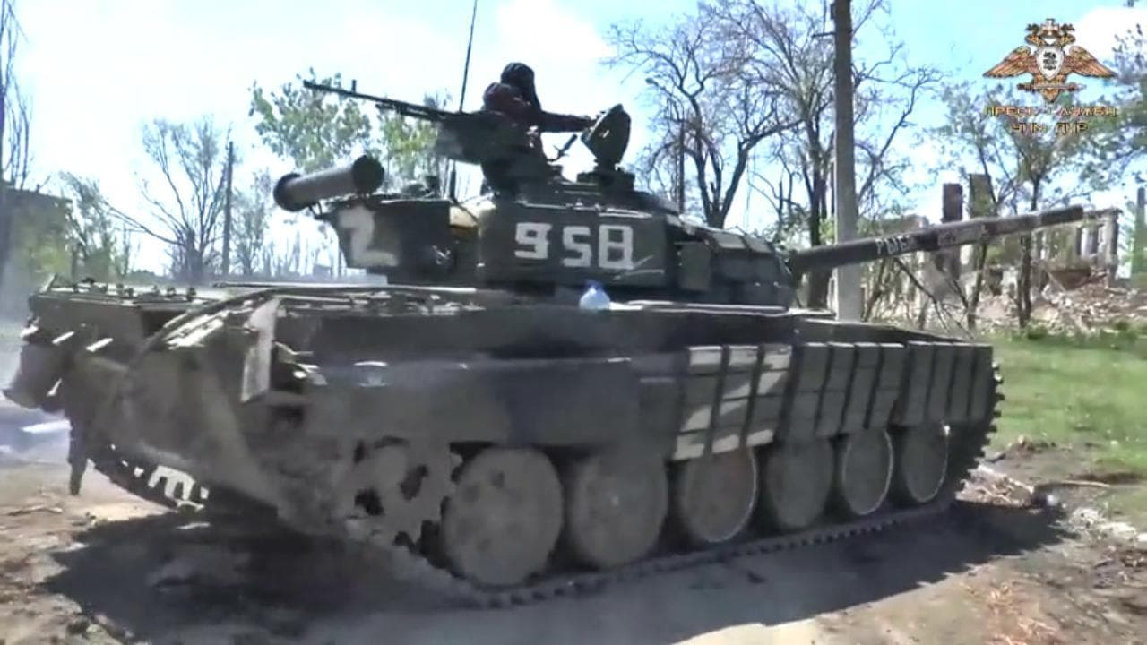 Mariupol, continuano gli attacchi russi sull'acciaieria Azovstal