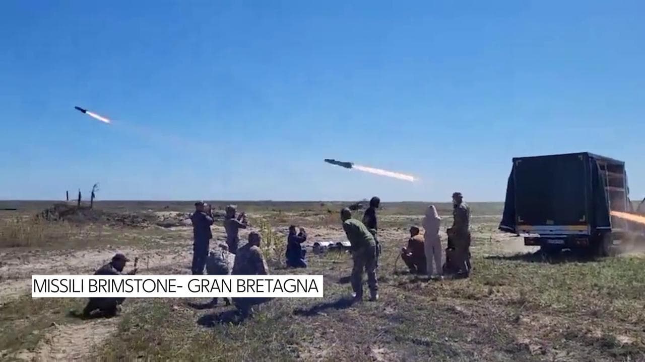 Ucraina, ecco le armi pesanti occidentali che entrano in battaglia